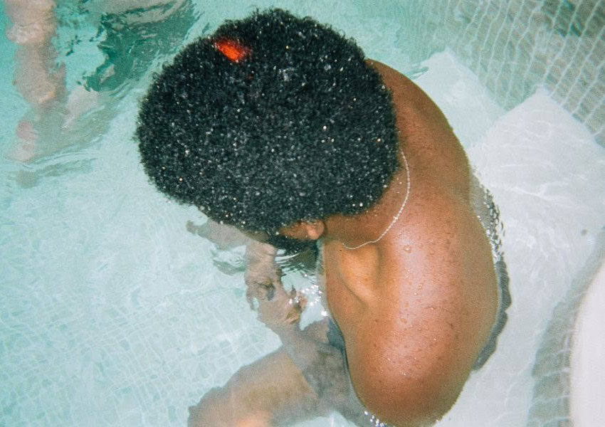 Was verursacht deinen Haarausfall? Die häufigsten Gründe erklärt